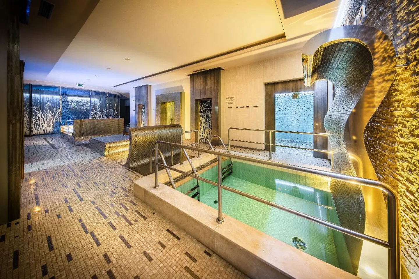 Harmony Hotel HEALTH_BEAUTY