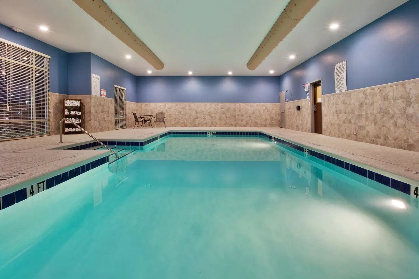 Holiday Inn Express & Suites Atlanta Arpt West - Camp Creek by IHG Hallenbad