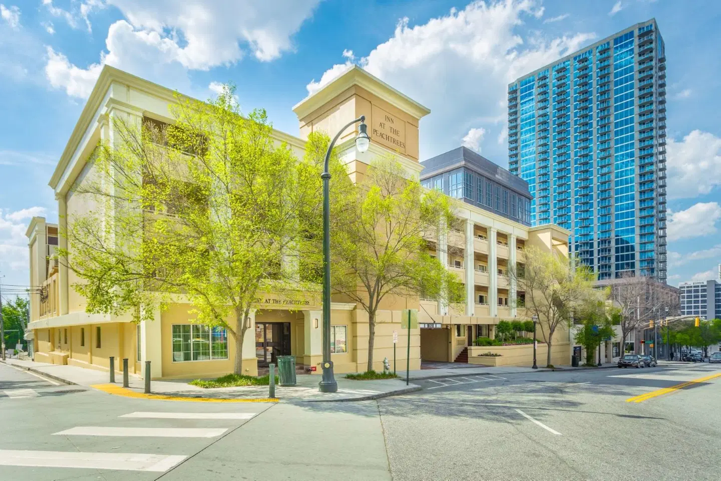 Hyatt Place Atlanta Downtown EXTERIOR