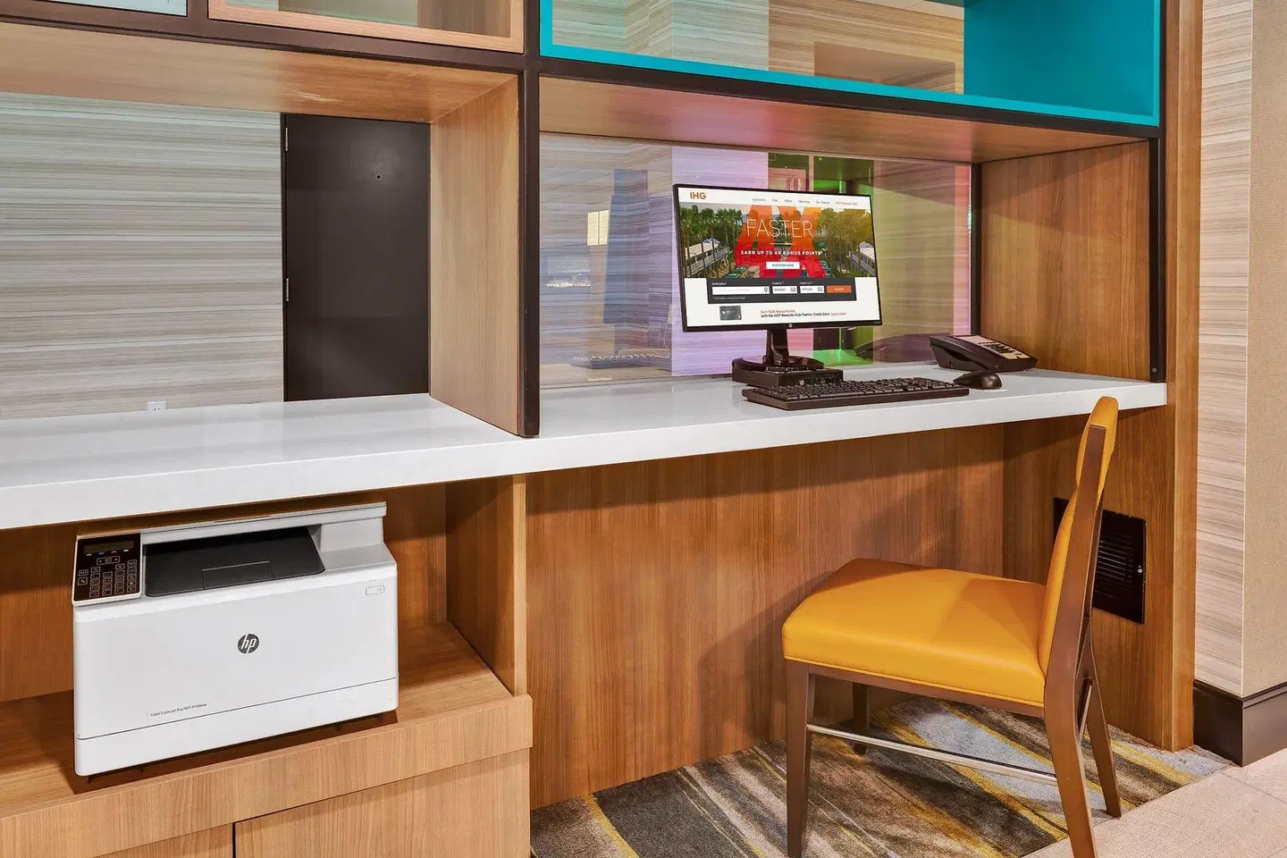 Holiday Inn Grand Rapids Downtown by IHG Bar