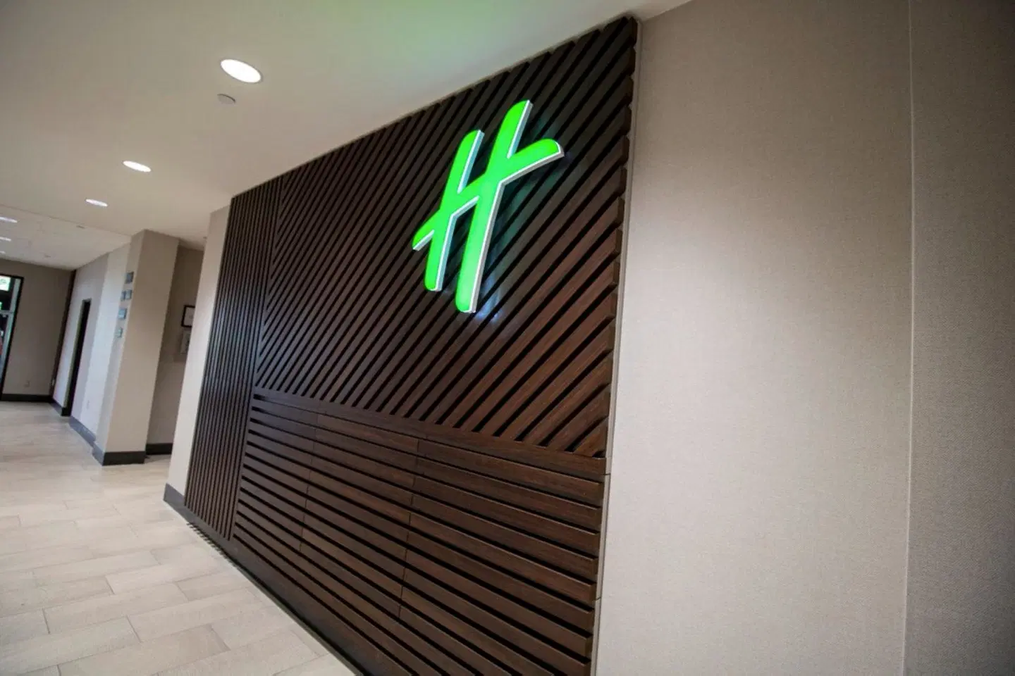 Holiday Inn Grand Rapids Downtown by IHG ROOM_EXAMPLE