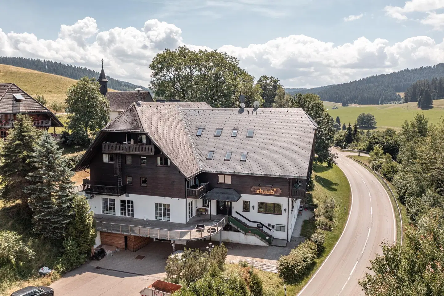 stuub jostal EXTERIOR