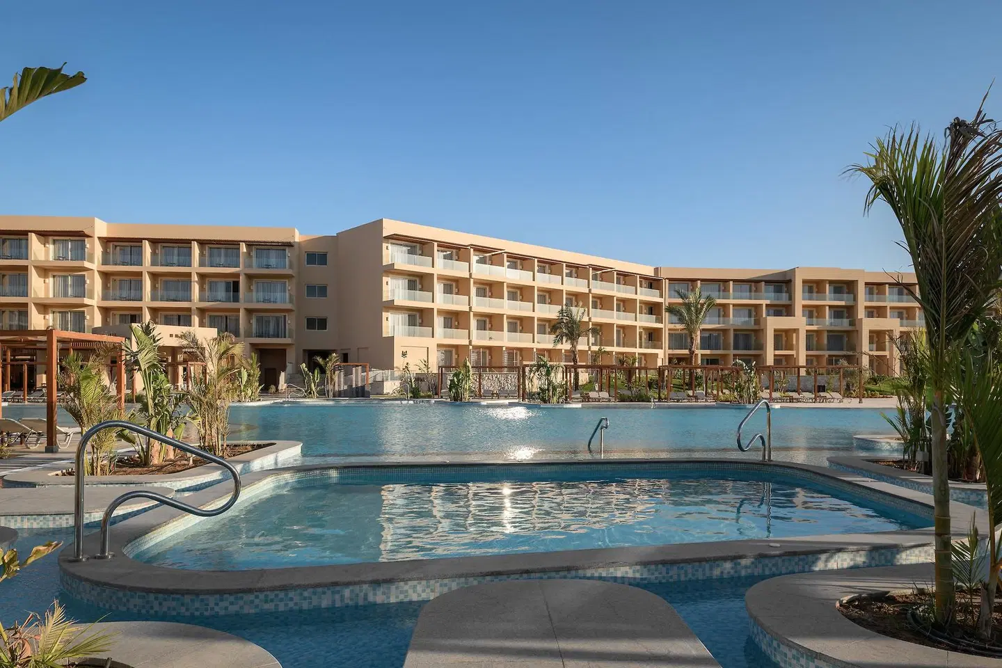 JAZ Elite Asteria OUTDOOR_POOL