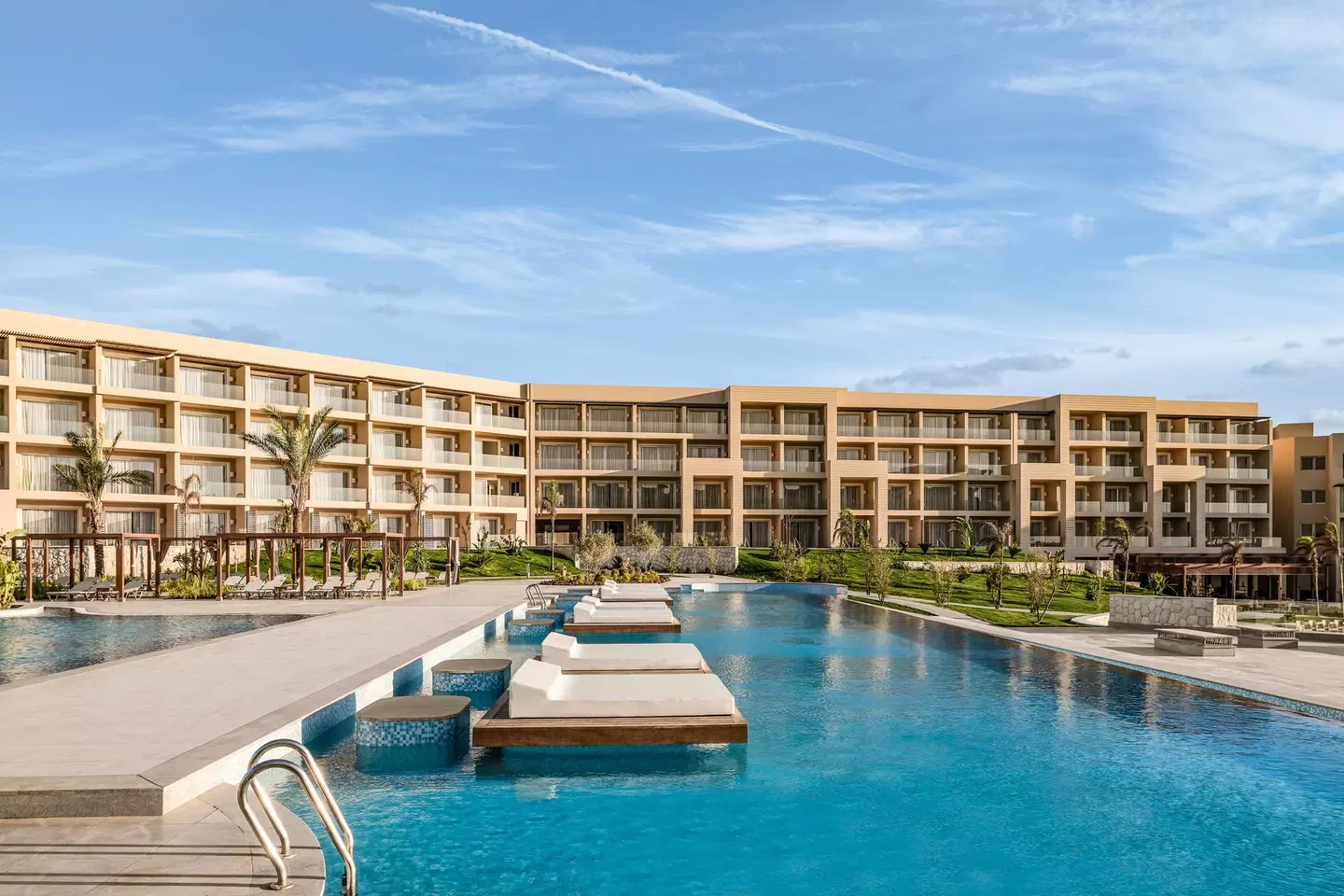 JAZ Elite Asteria OUTDOOR_POOL
