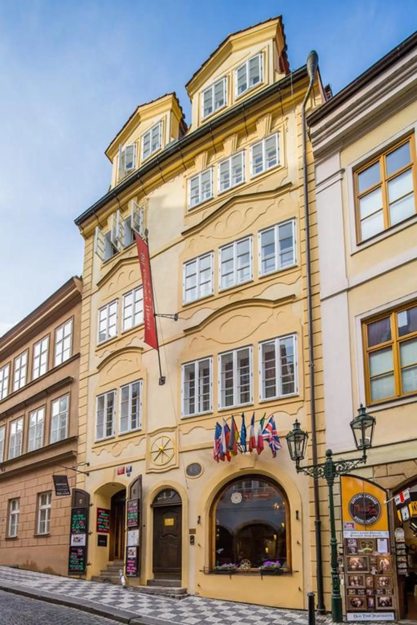 The Golden Wheel EXTERIOR