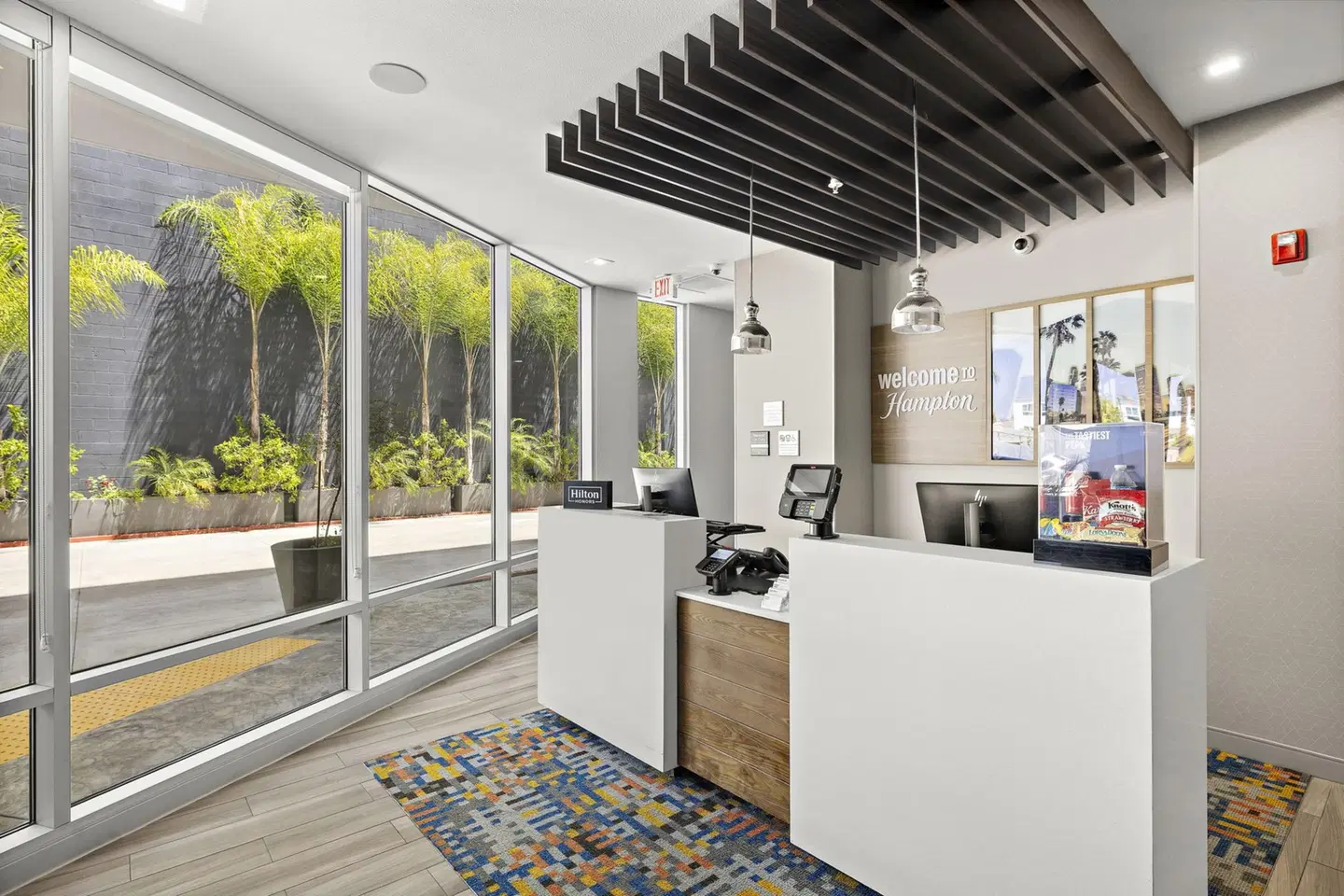 Hampton Inn & Suites Los Angeles/Hollywood ROOM_EXAMPLE