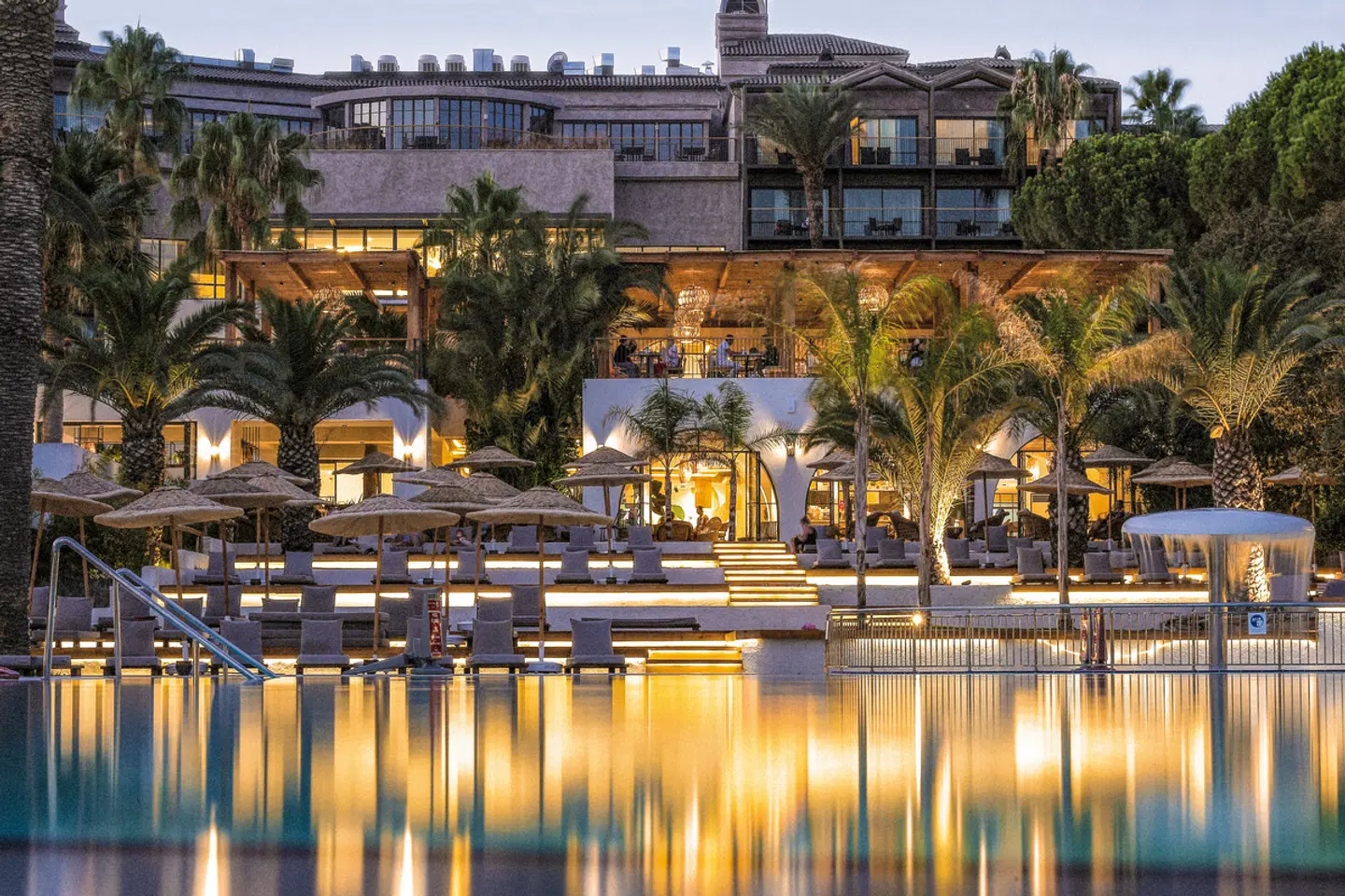 Club Marvy OUTDOOR_POOL
