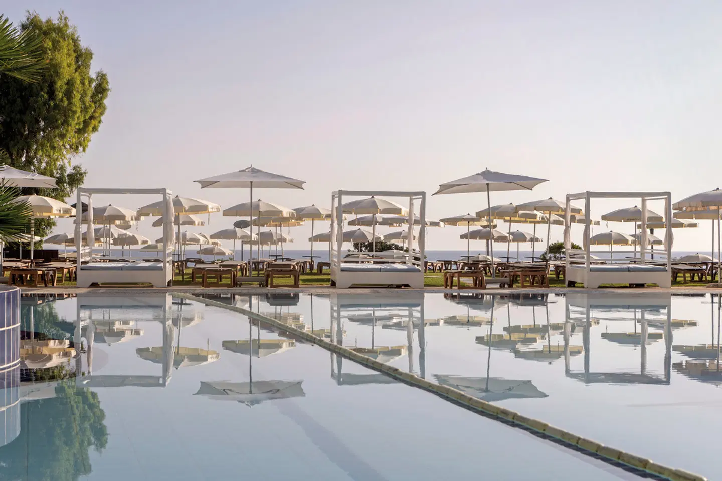 Capo Bay Hotel OUTDOOR_POOL