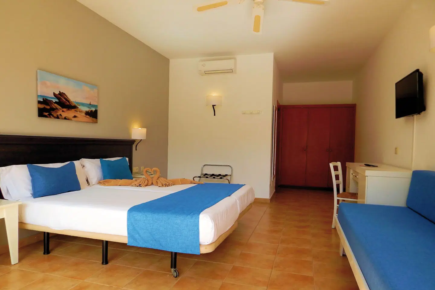 MONEA Royal Monica ROOM_EXAMPLE