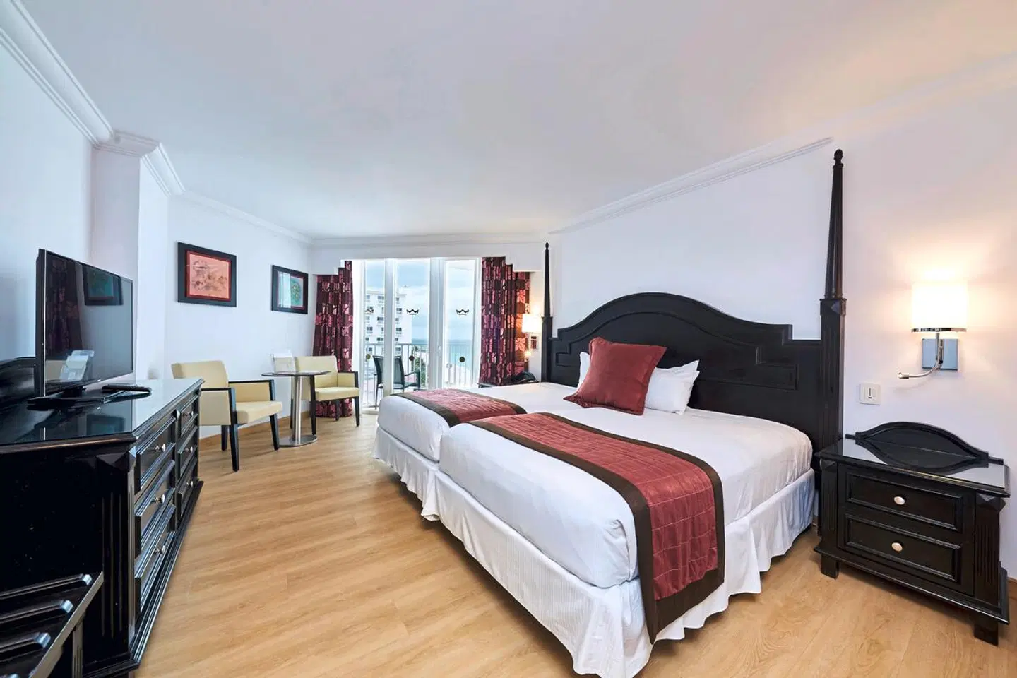 Hotel Riu Palace Paradise Island ROOM_EXAMPLE