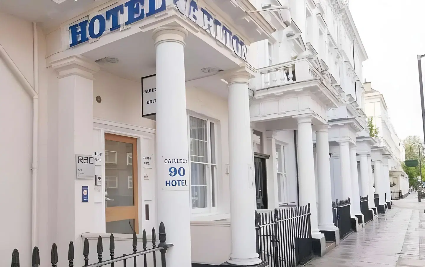Carlton Hotel EXTERIOR