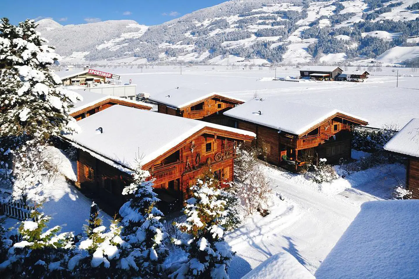 Almdorf Chalets EXTERIOR