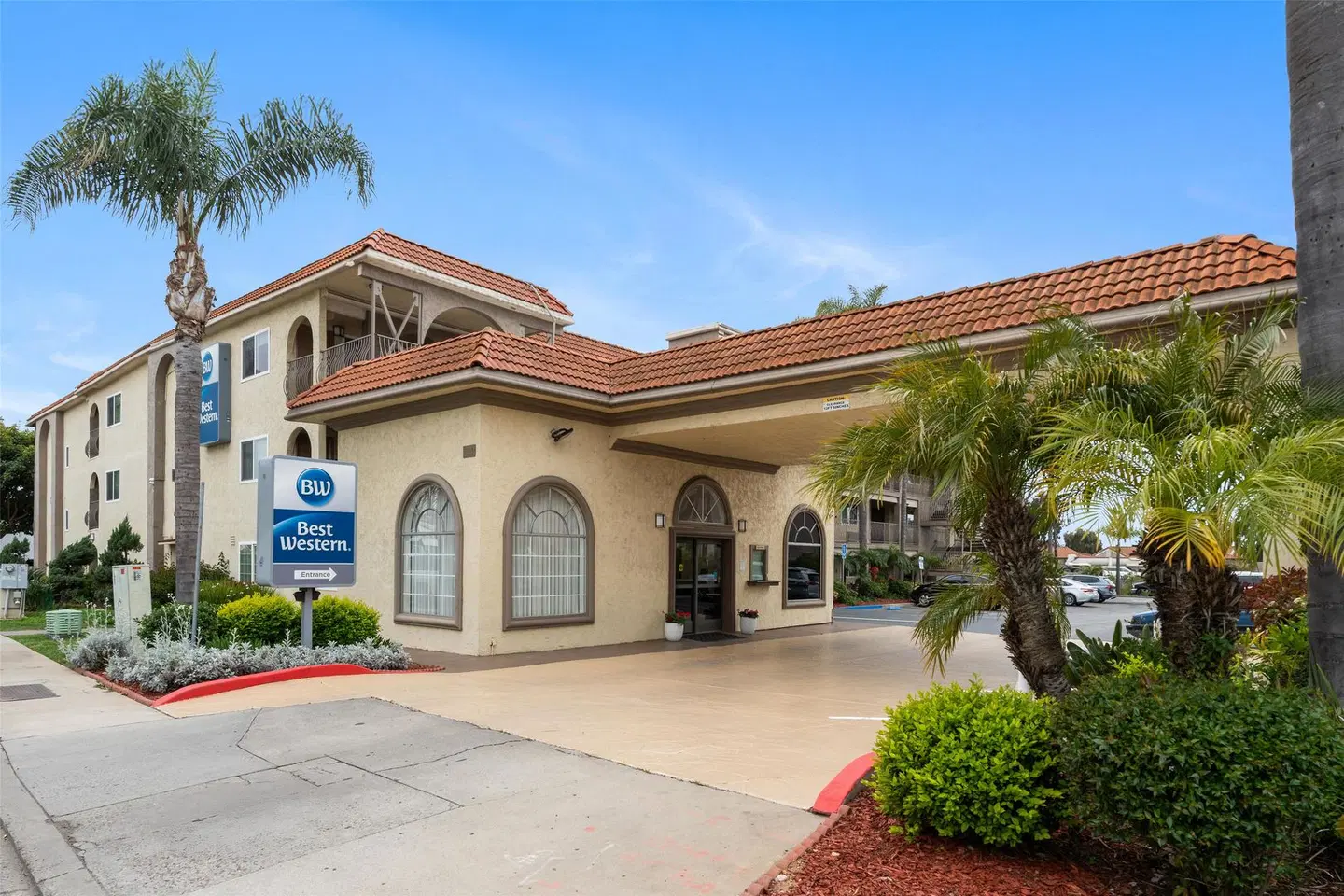 Best Western PLUS San Diego/ Miramar Hotel EXTERIOR