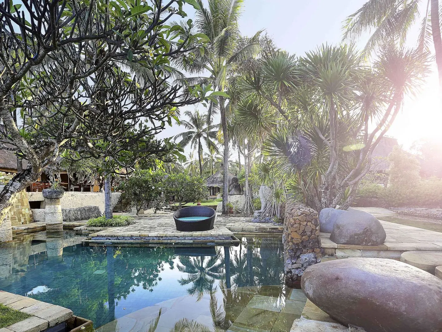 Novotel Lombok Resort and Villas OUTDOOR_POOL