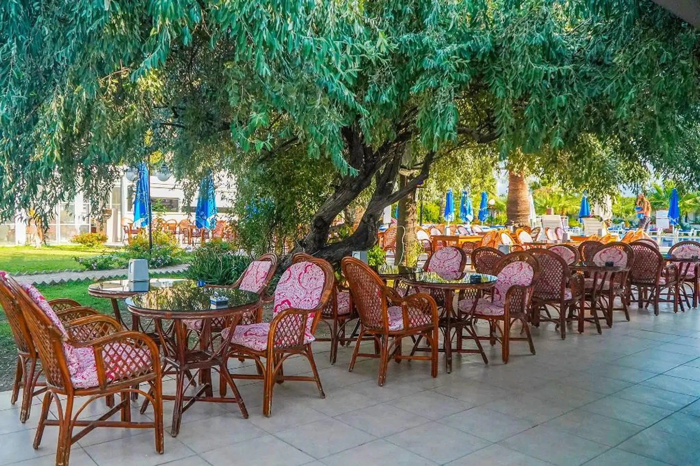 Nagi Beach Hotel Restaurant