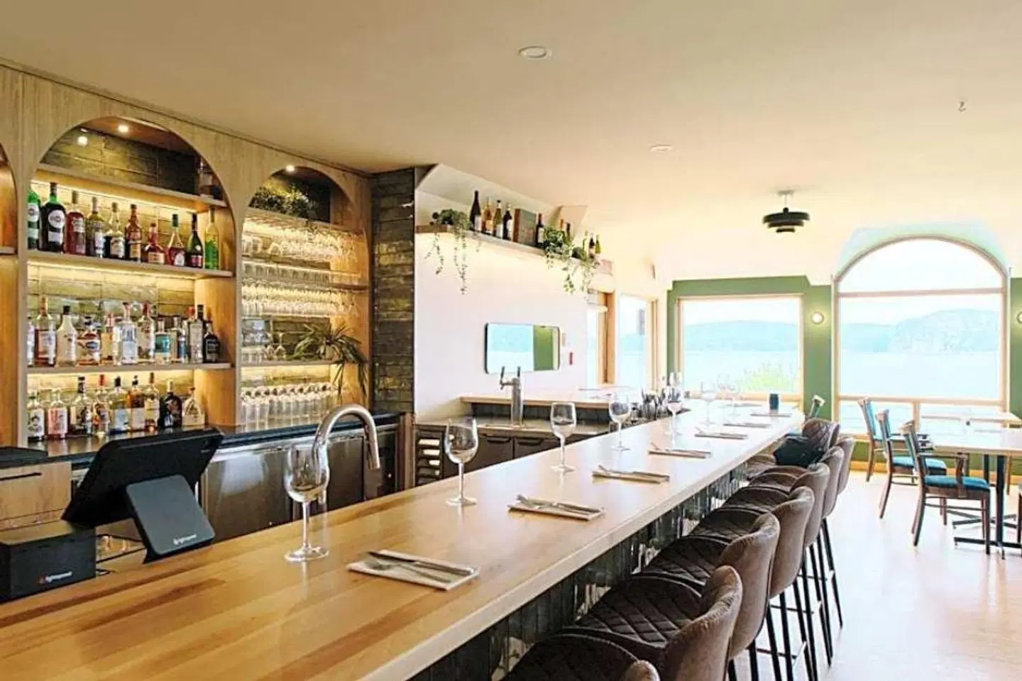BATTURES Hotel Fjord Saguenay Bar