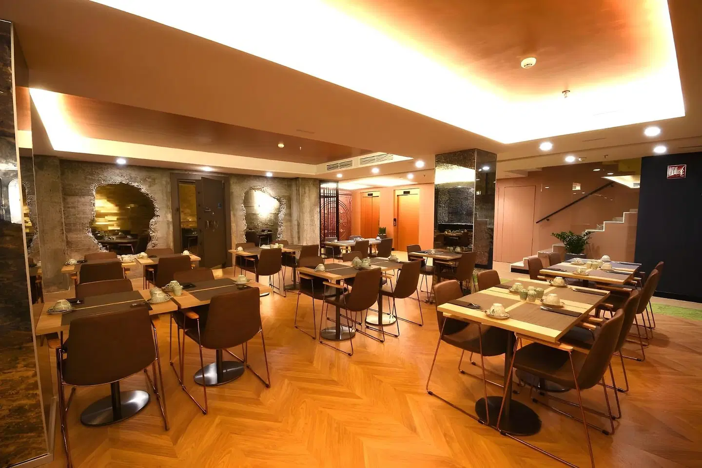 Design Plus Bex Hotel Restaurant