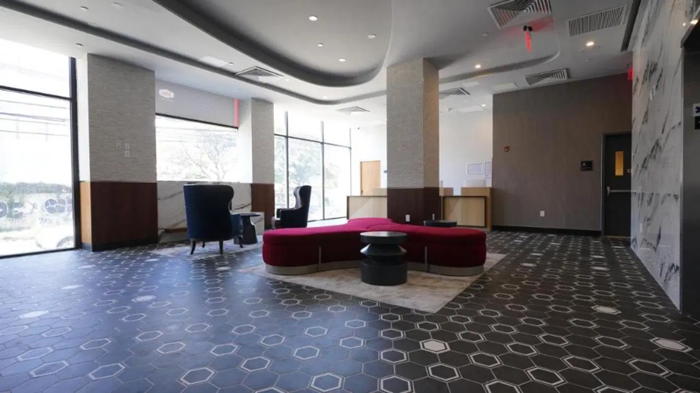 DoubleTree by Hilton Long Island City New York LOUNGE_LOBBY