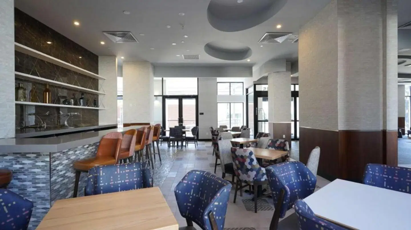 DoubleTree by Hilton Long Island City New York LOUNGE_LOBBY