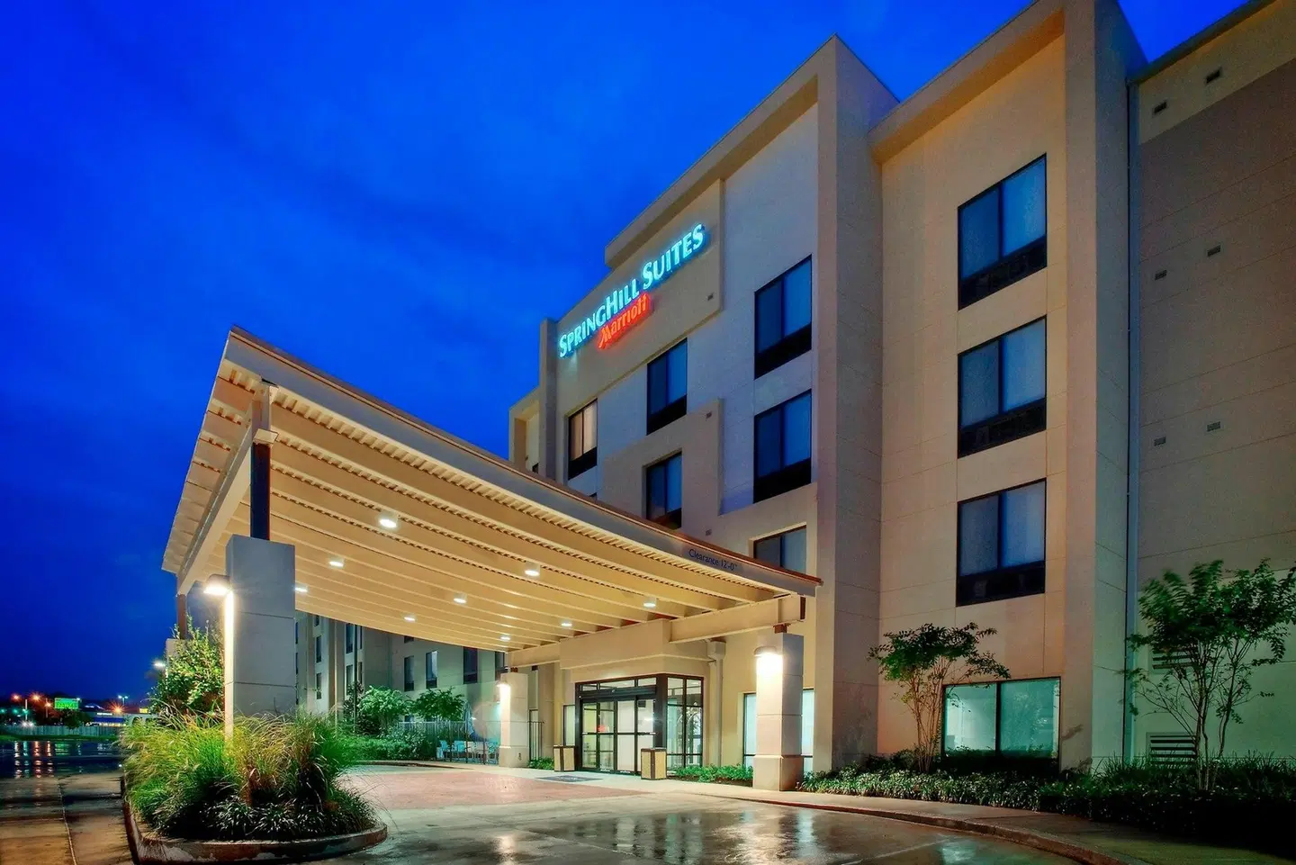 SpringHill Suites by Marriott Baton Rouge North/Airport EXTERIOR