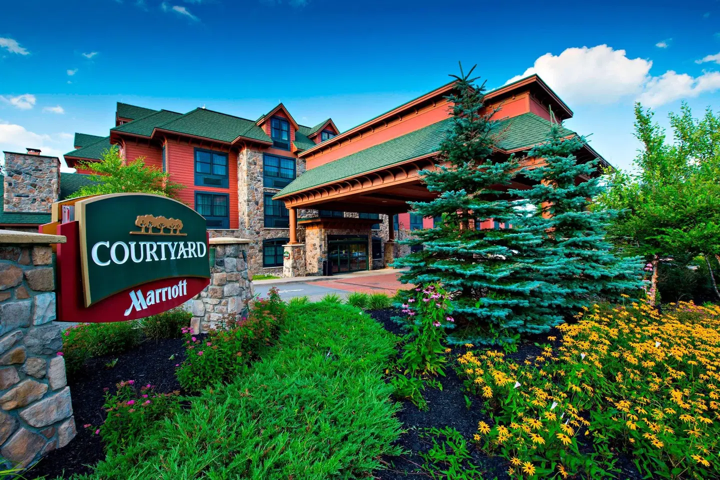 Courtyard by Marriott Lake Placid EXTERIOR