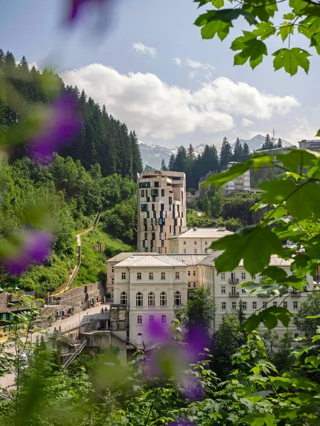 Urban Nature Bad Gastein - Badeschloss Garten