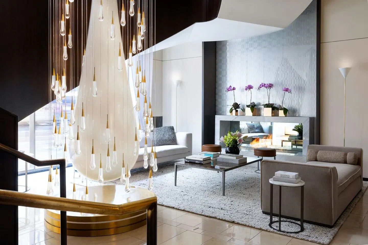 Langham Place, New York, Fifth Avenue Bar
