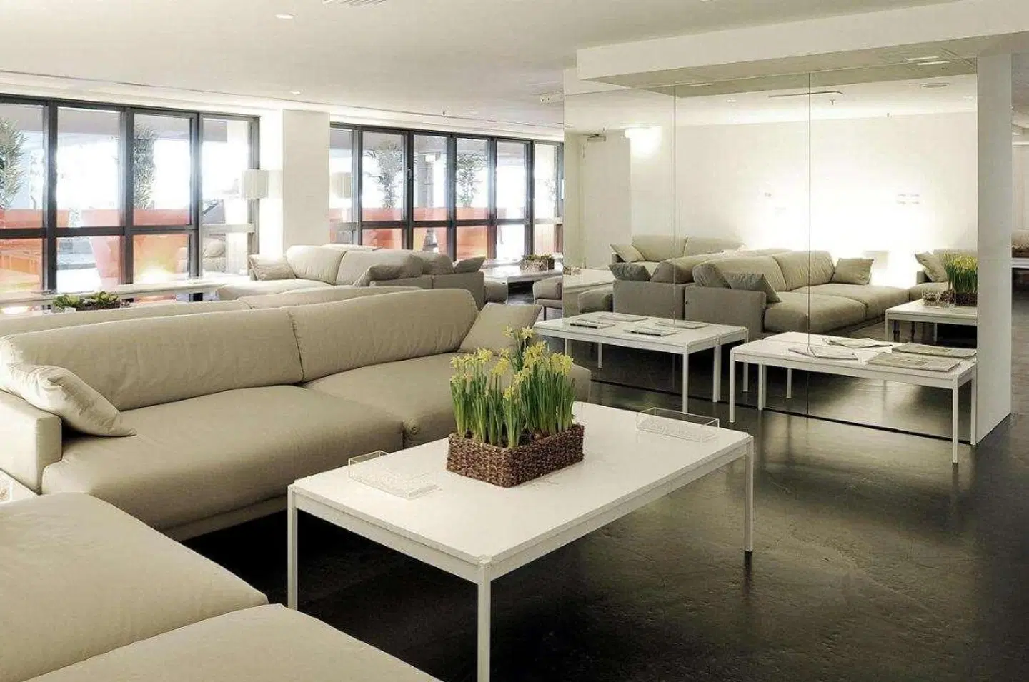 Estrel LOUNGE_LOBBY