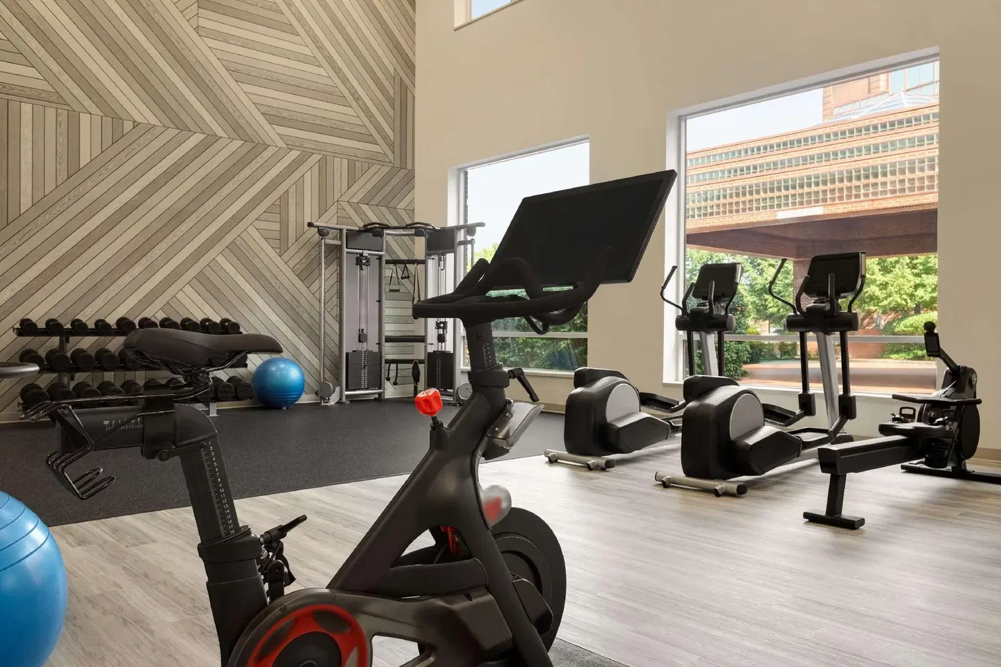 DoubleTree by Hilton New York LaGuardia Airport SPORTS_AND_LEISURE