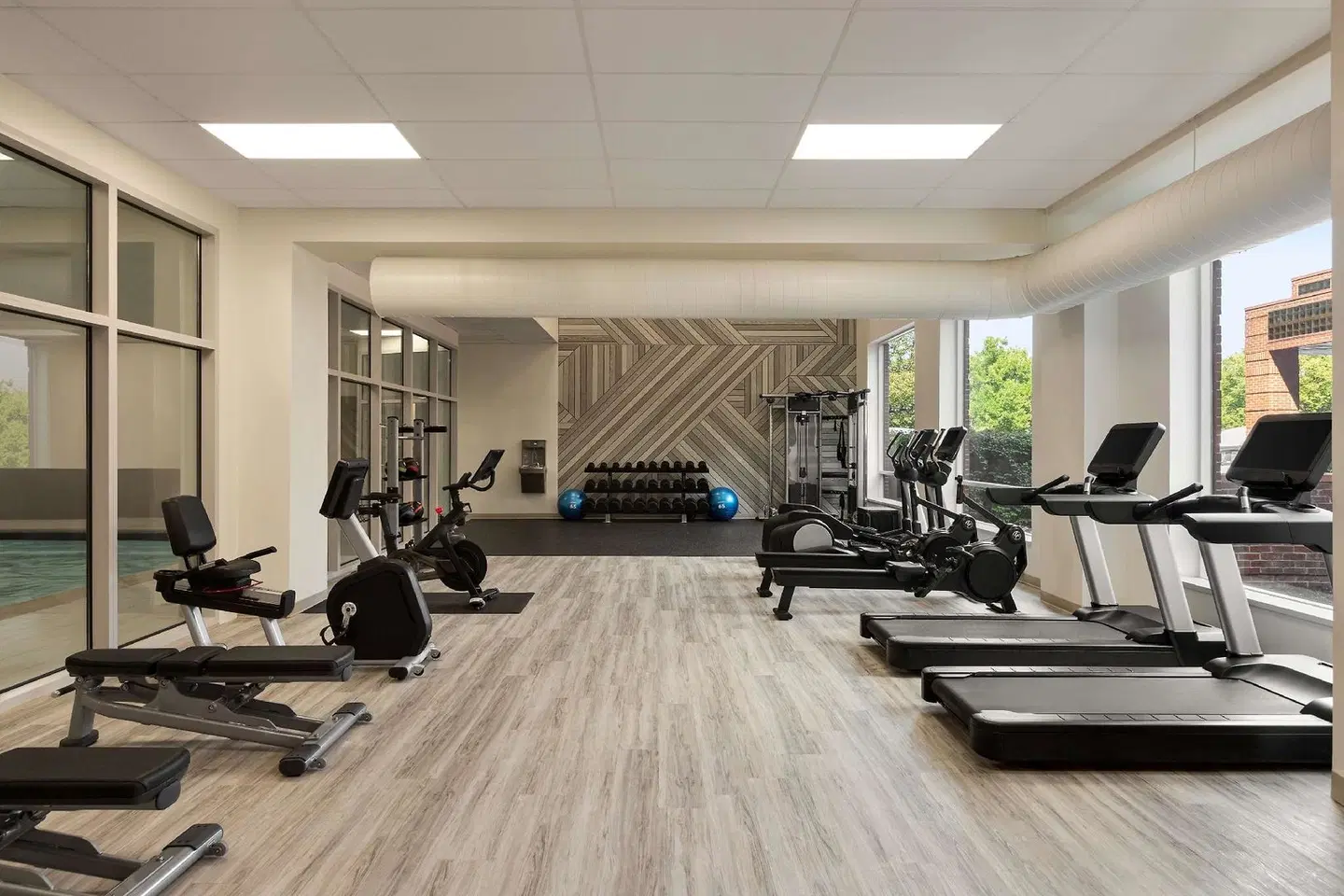 DoubleTree by Hilton New York LaGuardia Airport SPORTS_AND_LEISURE