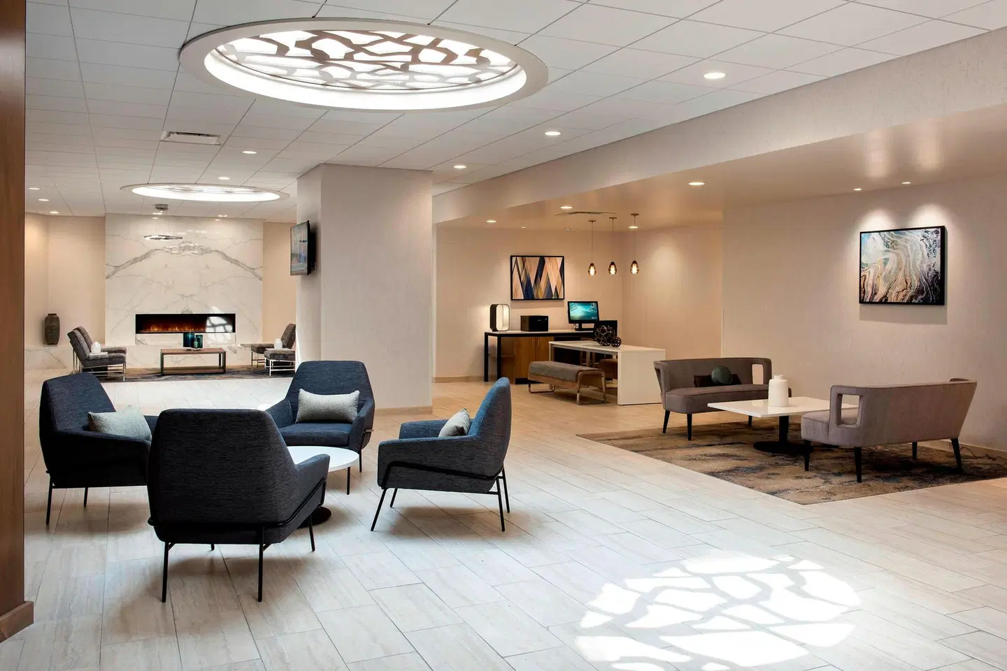 Delta Hotels by Marriott Utica LOUNGE_LOBBY