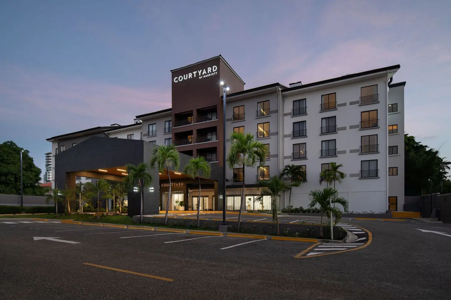 Courtyard by Marriott Santo Domingo EXTERIOR