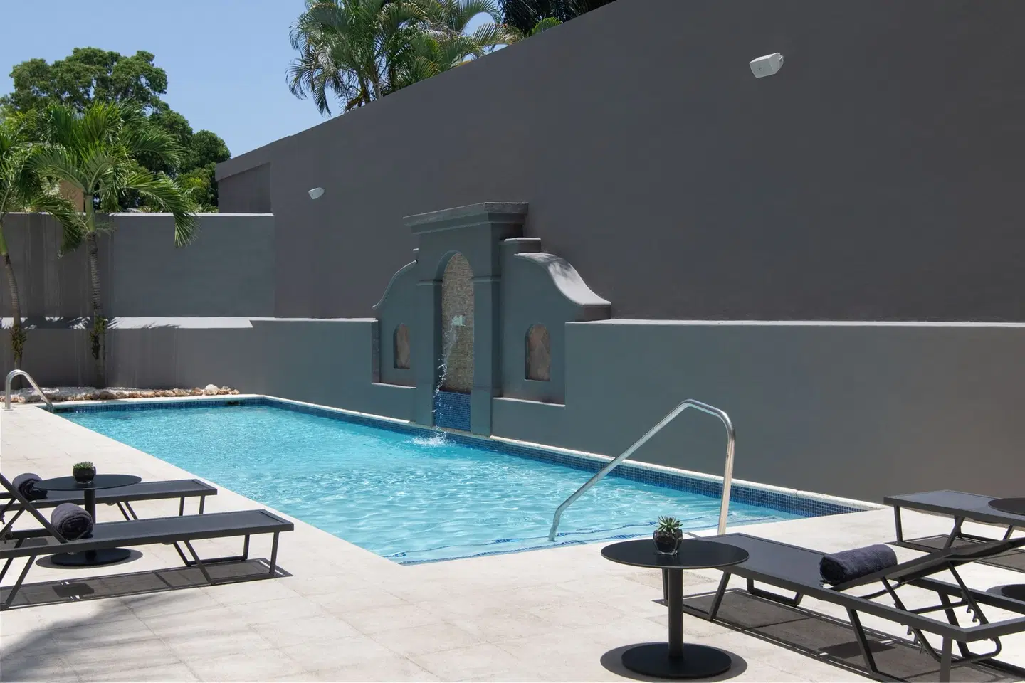 Courtyard by Marriott Santo Domingo Hallenbad