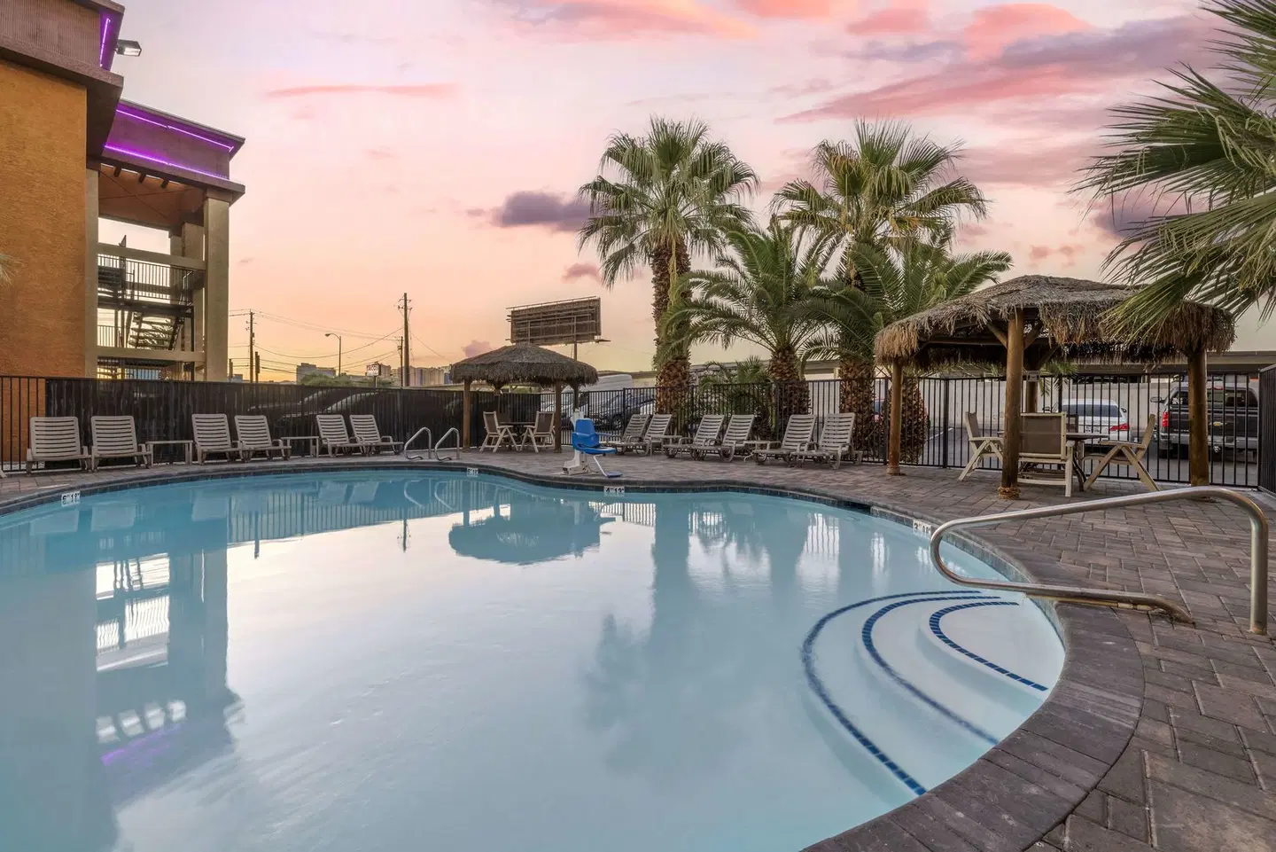 Best Western McCarran Inn OUTDOOR_POOL