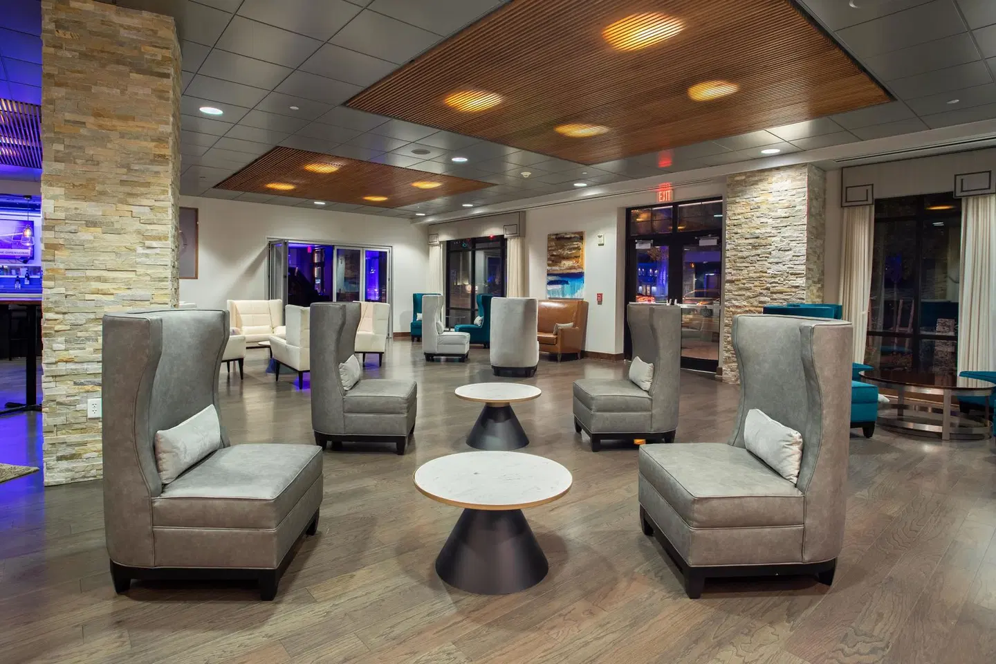 The Mosey Buffalo Williamsville, Tapestry Collection by Hilton LOUNGE_LOBBY