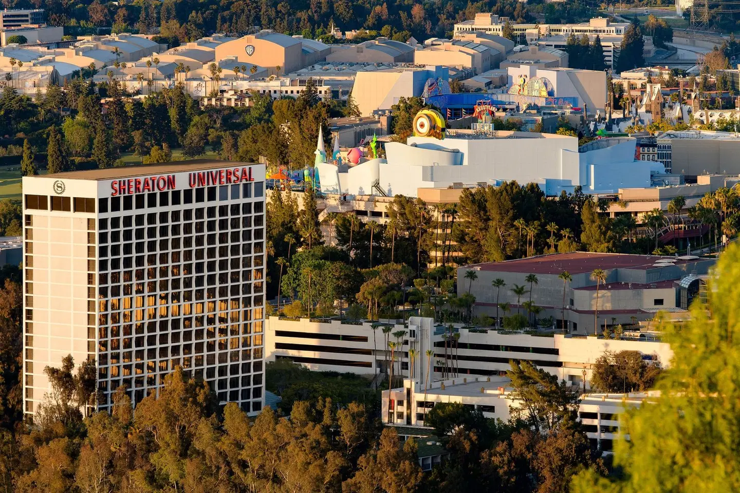 Sheraton Universal Hotel EXTERIOR