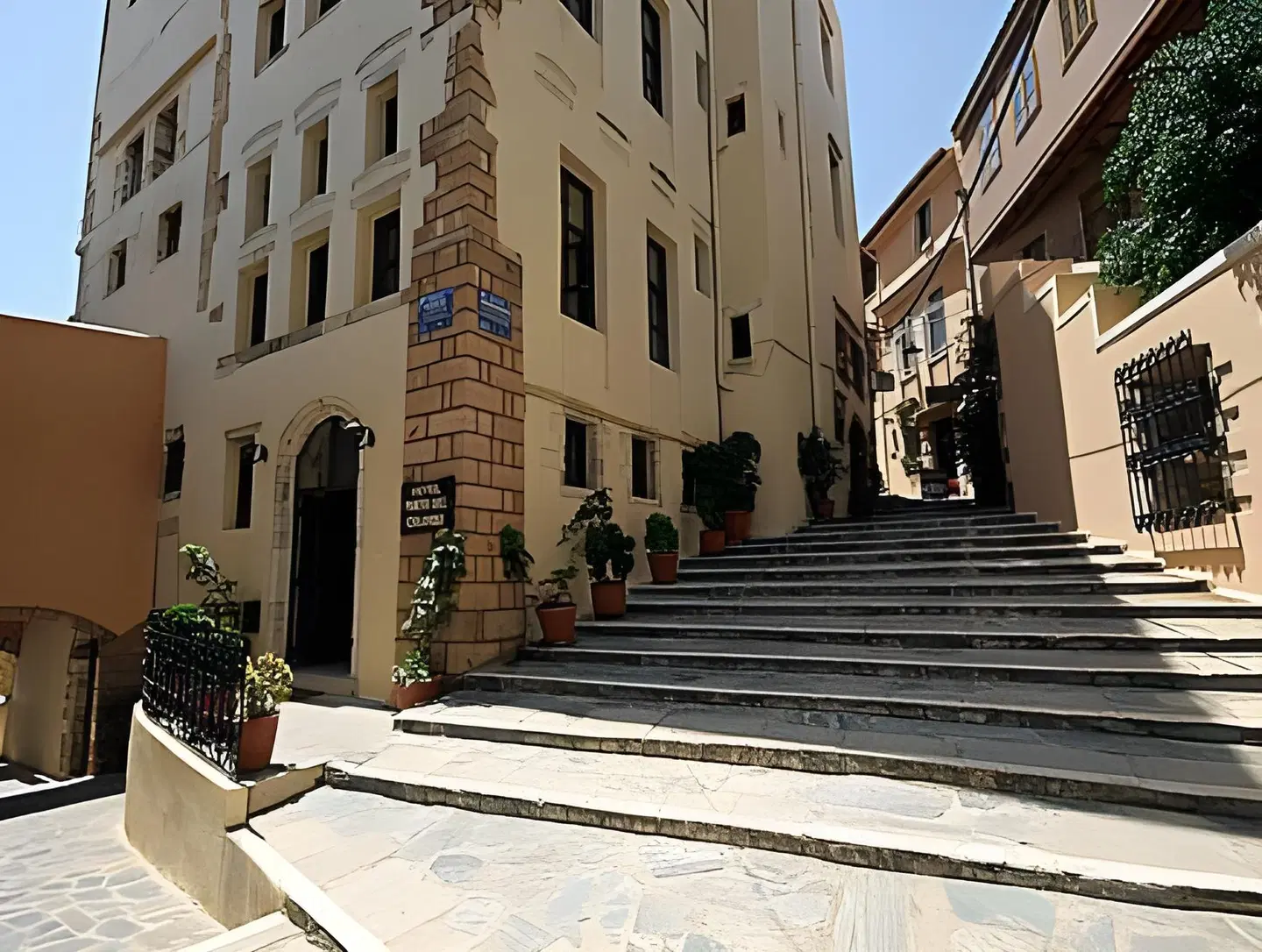 Porto Del Colombo Traditional Boutique Hotel EXTERIOR