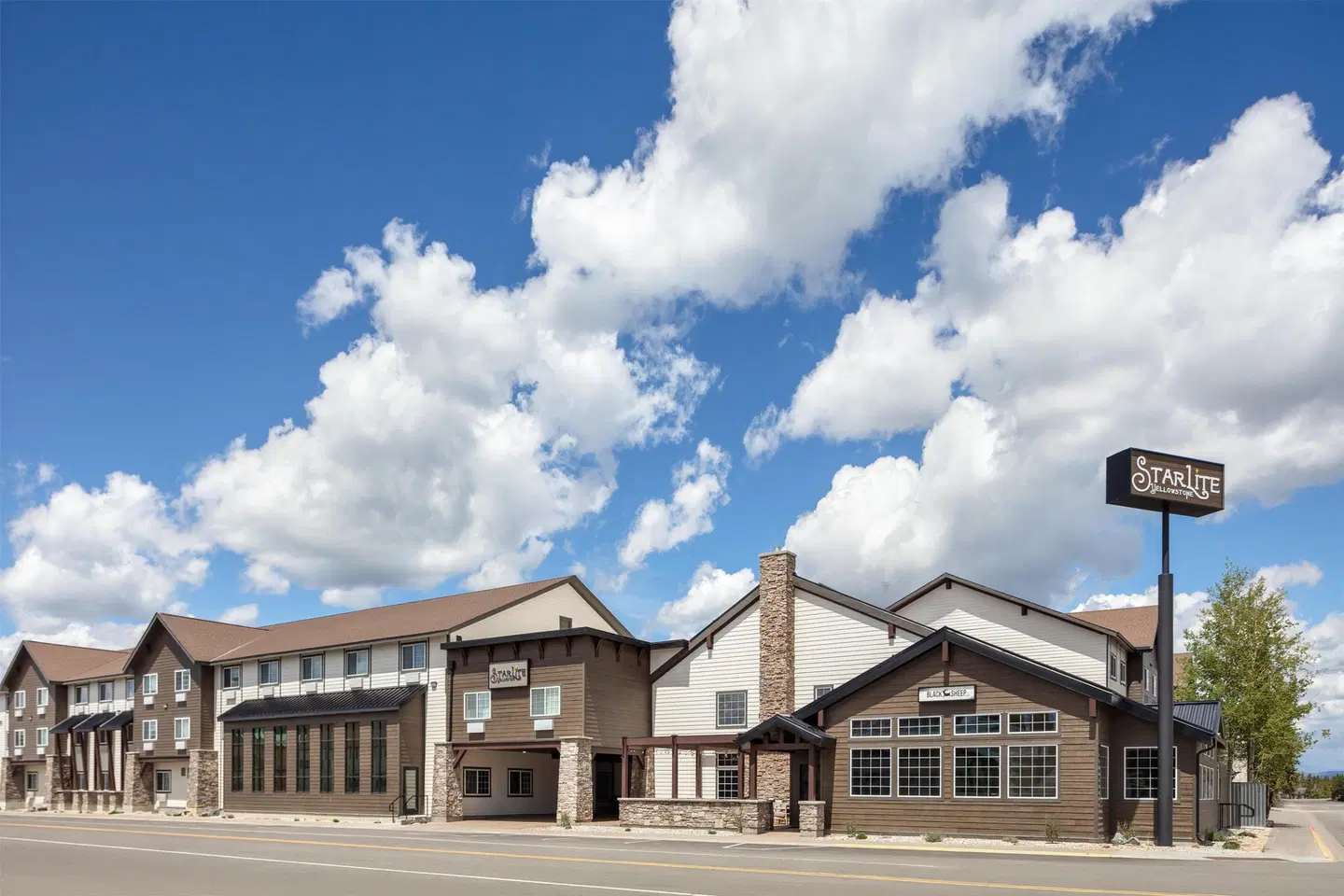 Starlite Yellowstone, Tapestry Collection by Hilton EXTERIOR