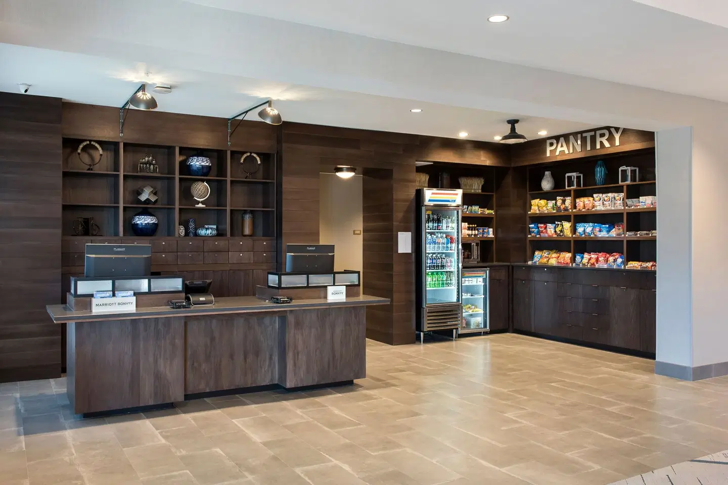 Four Points by Sheraton Albany Bar