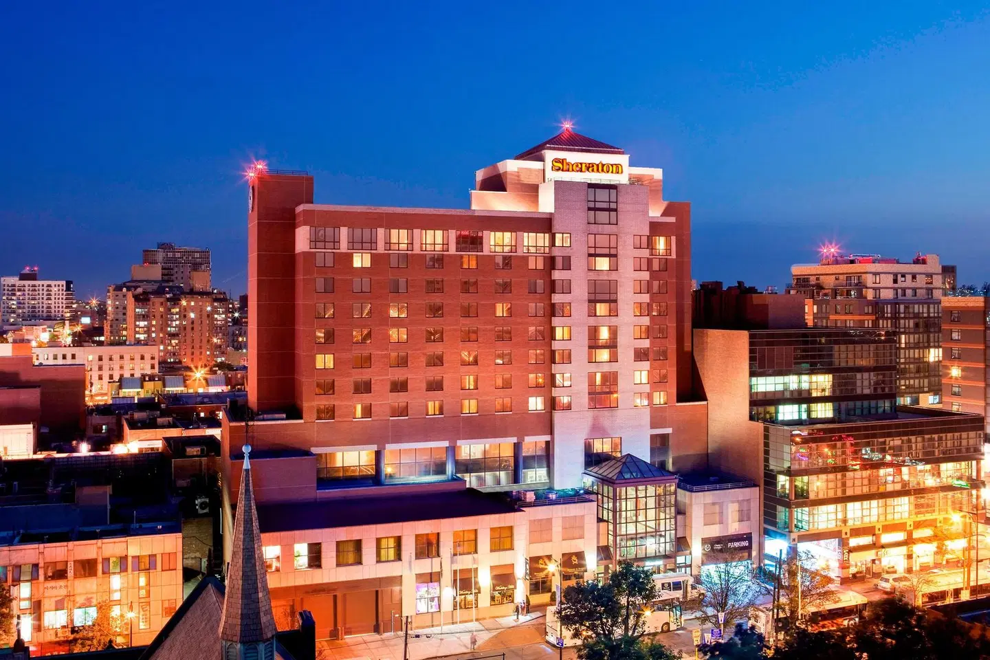 Sheraton LaGuardia East Hotel EXTERIOR