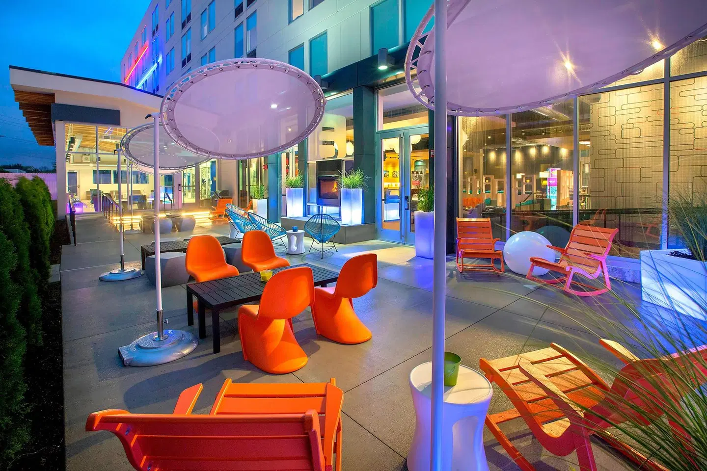 Aloft by Marriott Buffalo Airport Bar