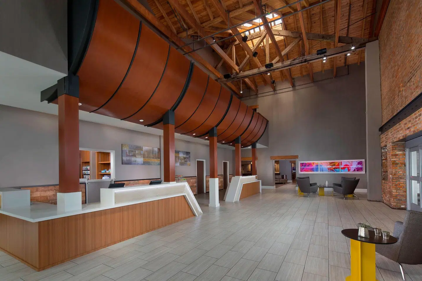 SpringHill Suites New Orleans Warehouse Arts District Bar