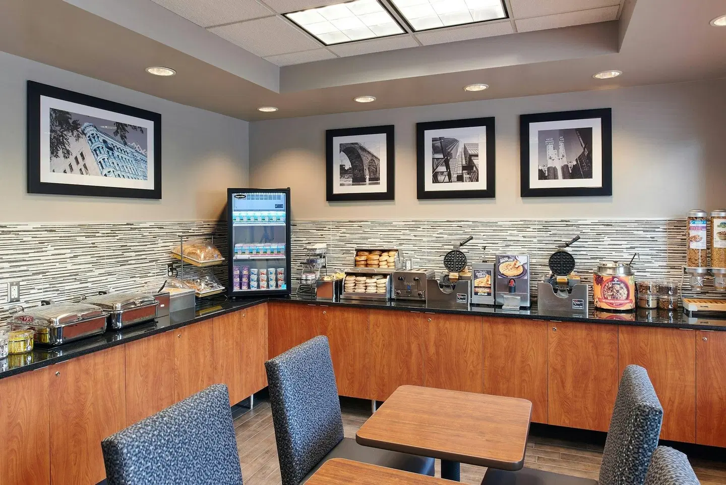 TownePlace Suites by Marriott Minneapolis Downtown/North Loop Bar