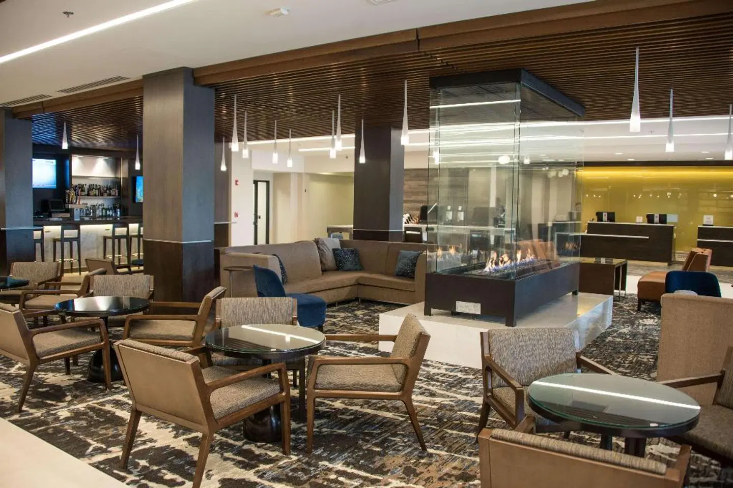 DoubleTree by Hilton Syracuse LOUNGE_LOBBY