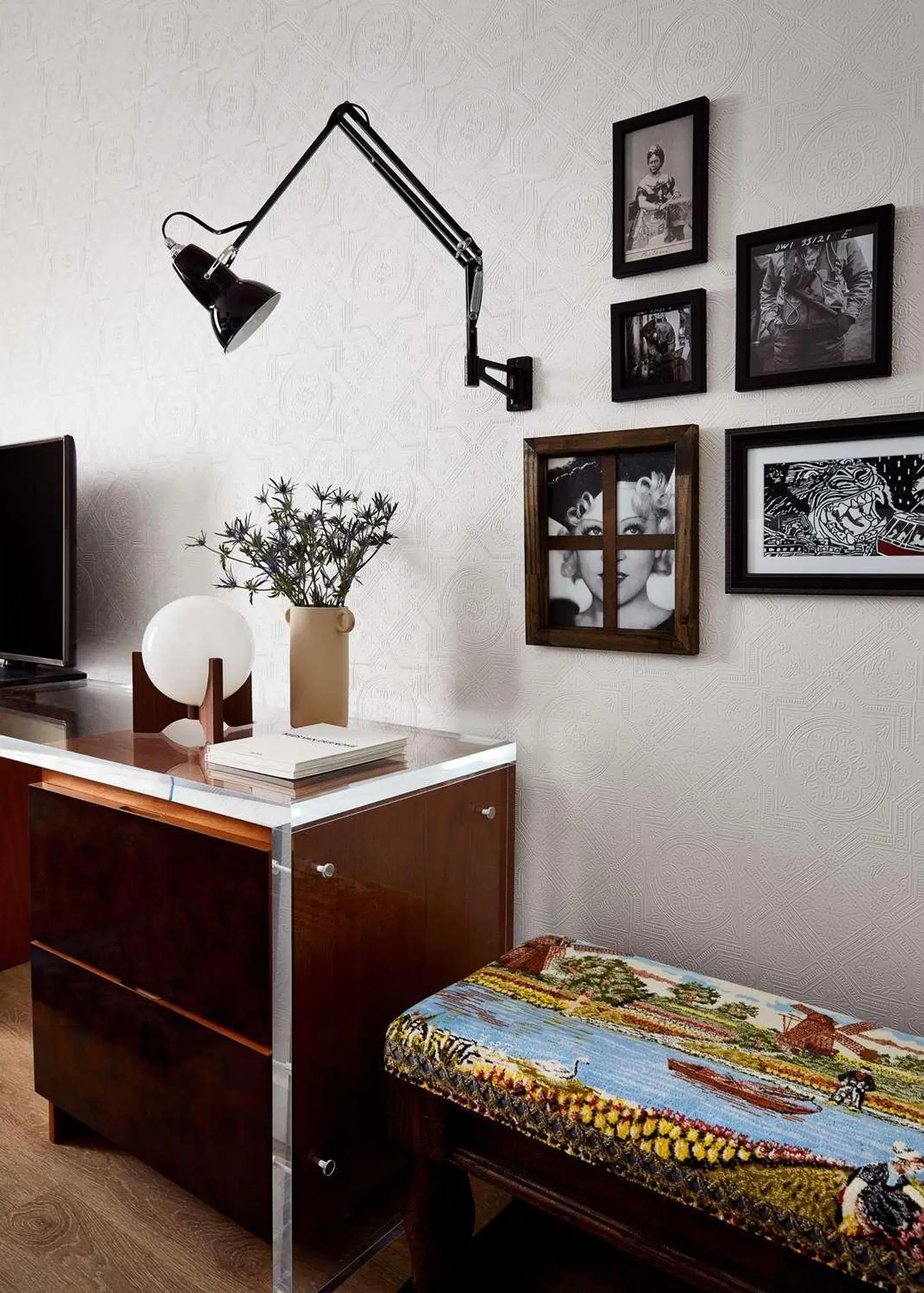 Graduate New York ROOM_EXAMPLE