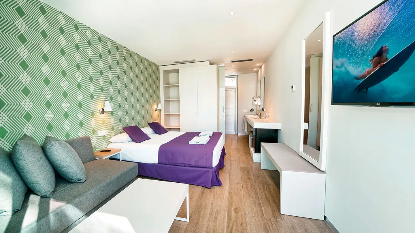 Nayra ROOM_EXAMPLE