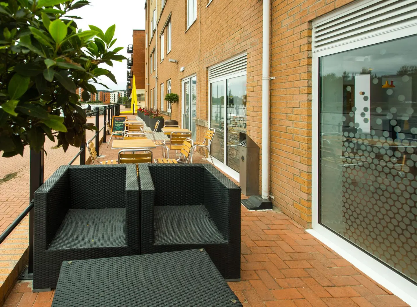Holiday Inn Express Cardiff Bay Terrasse