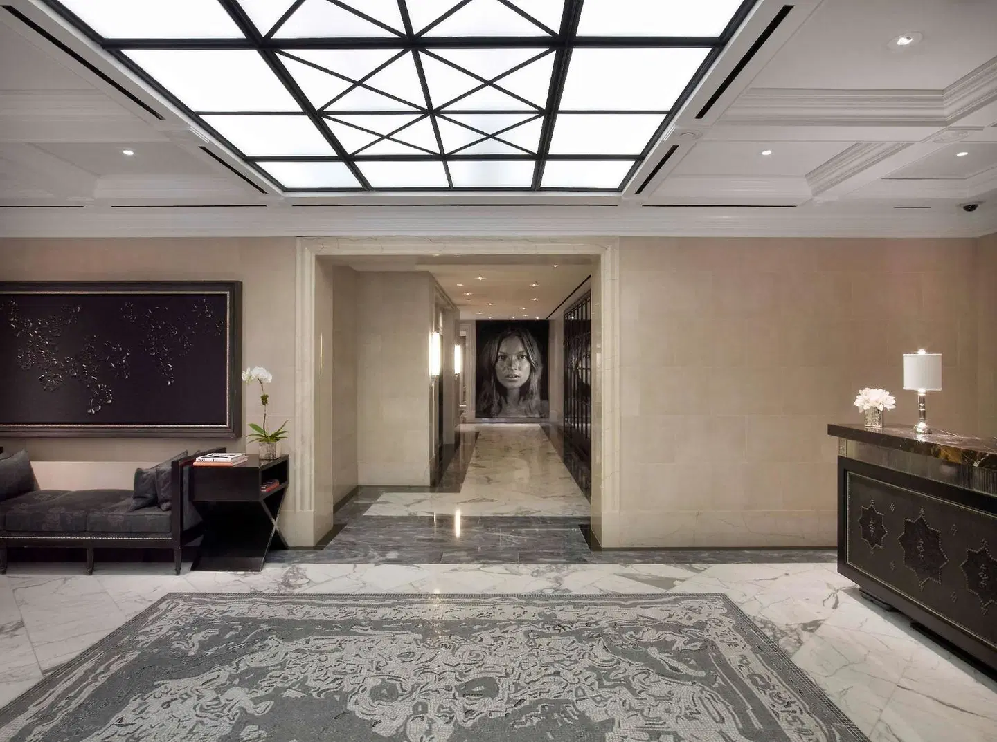 The Surrey LOUNGE_LOBBY