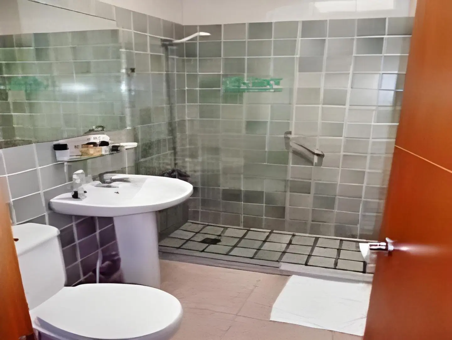 eó Maspalomas Resort Badezimmer