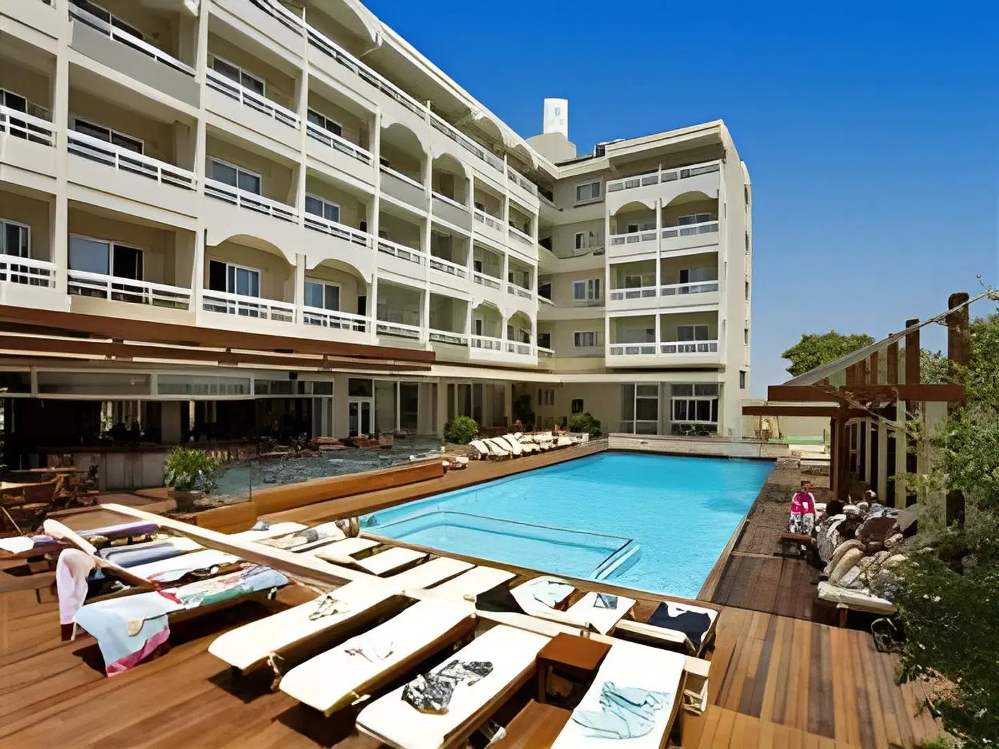 Athineon OUTDOOR_POOL